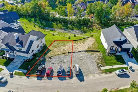 9823 Orchard Trl, Montgomery, OH 45242