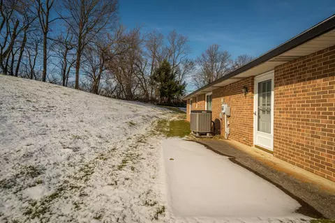 2151 Elderwood, Springfield, OH 45504 photo 27
