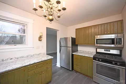 Kitchen - 6629 Iris, Cincinnati, OH 45213 photo 3 of 6