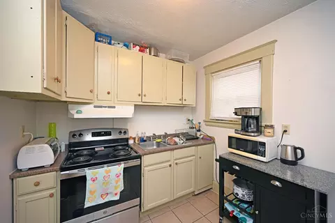 Kitchen - 6629 Iris, Cincinnati, OH 45213 photo 5 of 6