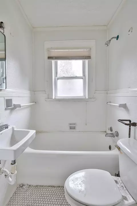 3131 Gilbert, Cincinnati, OH 45207 photo 9