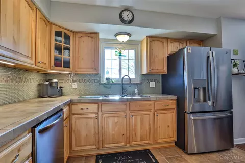 1161 Hearthstone, Cincinnati, OH 45231 photo 10