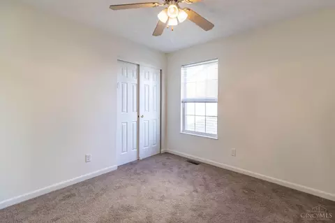Bedroom - 1069 Weeping Willow, Hamilton Township, OH 45039 photo 2 of 4