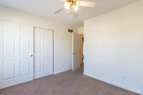 Bedroom - 1069 Weeping Willow, Hamilton Township, OH 45039 photo 4 of 4