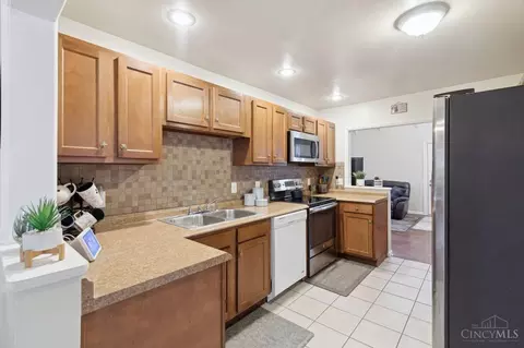 Kitchen - 518 Sixty Third, Cincinnati, OH 45216 photo 1 of 4