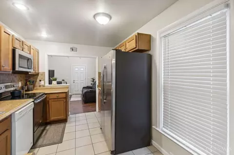 Kitchen - 518 Sixty Third, Cincinnati, OH 45216 photo 3 of 4