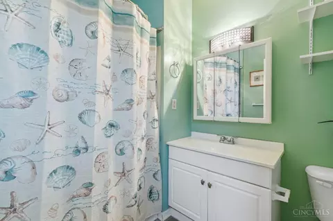 Bath - 518 Sixty Third, Cincinnati, OH 45216 photo 2 of 2