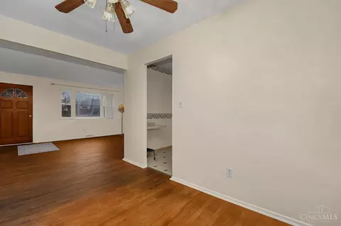2402 Garrison, Cincinnati, OH 45231 photo 8