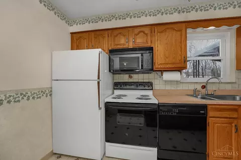 2402 Garrison, Cincinnati, OH 45231 photo 12