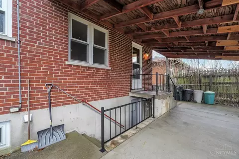 2402 Garrison, Cincinnati, OH 45231 photo 28