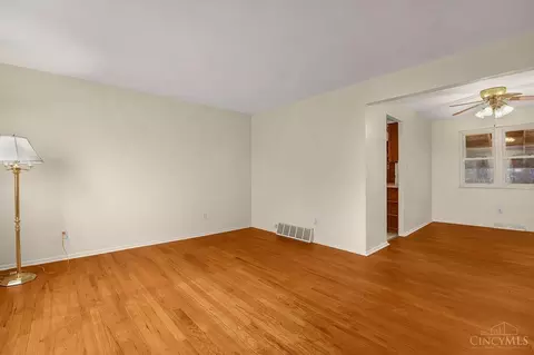 2402 Garrison, Cincinnati, OH 45231 photo 6