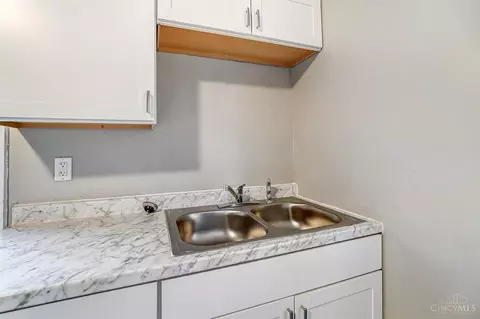 1840 Brewster, Cincinnati, OH 45207 photo 43