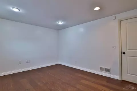 201 Rochelle, Cincinnati, OH 45219 photo 21