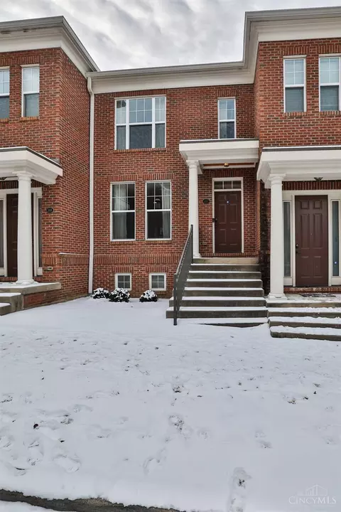 201 Rochelle, Cincinnati, OH 45219 photo 2