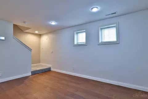 201 Rochelle, Cincinnati, OH 45219 photo 19