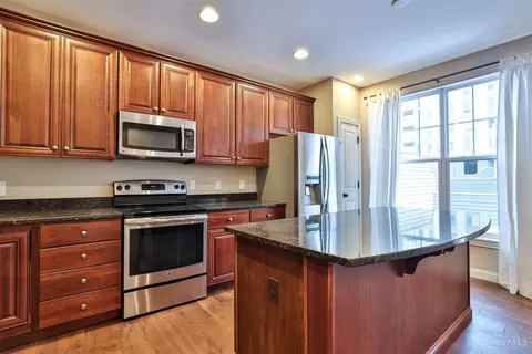 201 Rochelle, Cincinnati, OH 45219 photo 10