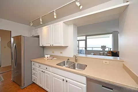 Kitchen - 2401 Ingleside #3A, Cincinnati, OH 45206 photo 4 of 4
