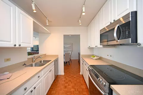 Kitchen - 2401 Ingleside #3A, Cincinnati, OH 45206 photo 2 of 4