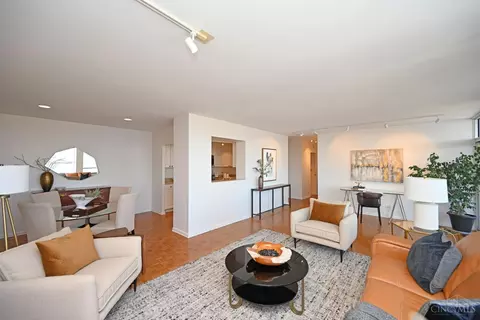 Living - 2401 Ingleside #3A, Cincinnati, OH 45206 photo 4 of 7
