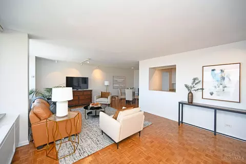 Living - 2401 Ingleside #3A, Cincinnati, OH 45206 photo 5 of 7