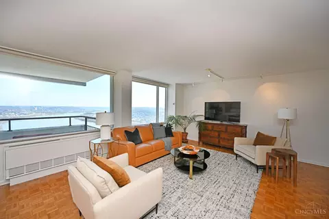 Living - 2401 Ingleside #3A, Cincinnati, OH 45206 photo 6 of 7