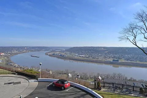 View/Area - 2401 Ingleside #3A, Cincinnati, OH 45206 photo 4 of 6