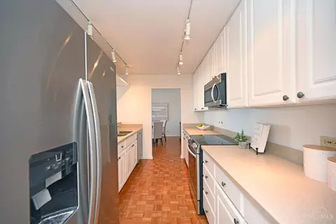 Kitchen - 2401 Ingleside #3A, Cincinnati, OH 45206 photo 1 of 4