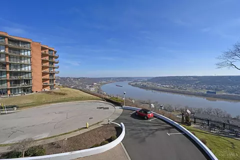View/Area - 2401 Ingleside #3A, Cincinnati, OH 45206 photo 3 of 6