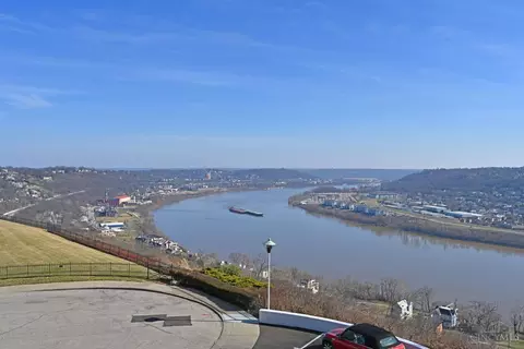 View/Area - 2401 Ingleside #3A, Cincinnati, OH 45206 photo 5 of 6