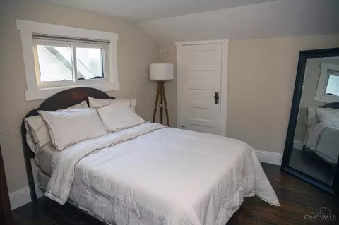 Bedroom - 4112 Maple, Cincinnati, OH 45209 photo 3 of 5