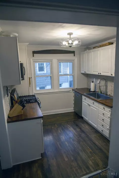 Kitchen - 4112 Maple, Cincinnati, OH 45209 photo 2 of 5