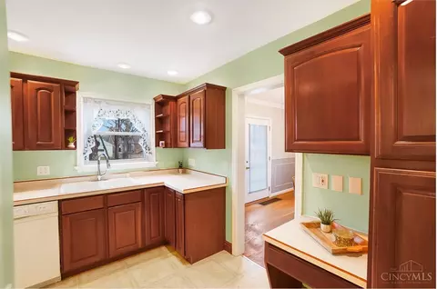 286 Caldwell, Cincinnati, OH 45216 photo 11