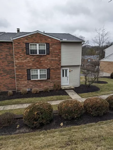 470 Maple Cir #31, Springdale, OH 45246