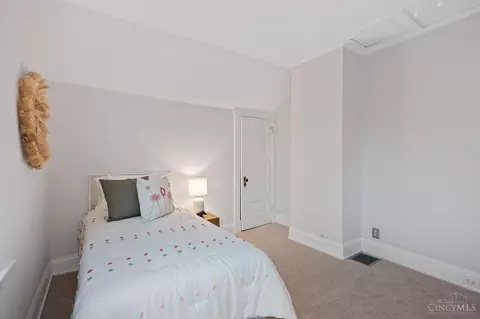 Bedroom - 5718 Ridge, Cincinnati, OH 45213 photo 3 of 6