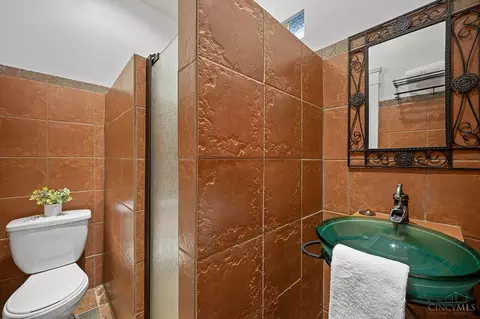 Bath - 5718 Ridge, Cincinnati, OH 45213 photo 3 of 3