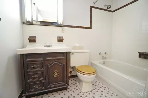 2253 Compton, Cincinnati, OH 45231 photo 12