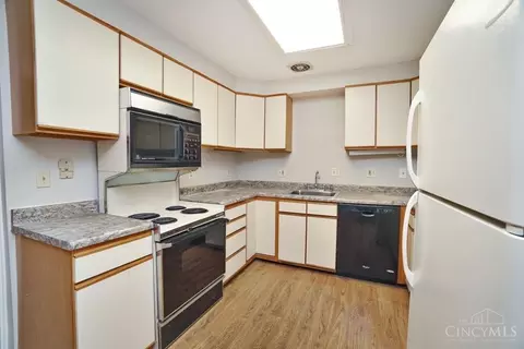2253 Compton, Cincinnati, OH 45231 photo 10
