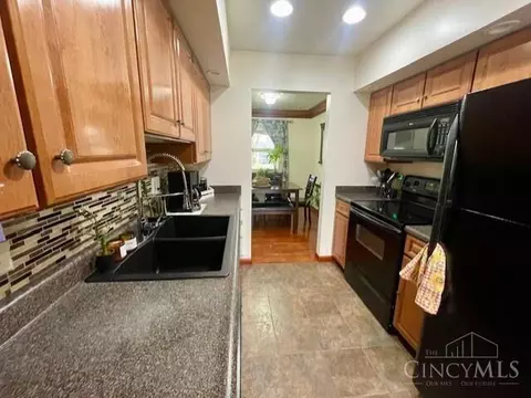 11472 Geneva Rd, Forest Park, OH 45240 photo 5
