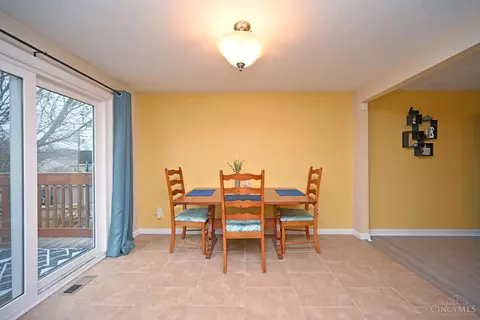 1377 Longacre Dr, Forest Park, OH 45240 photo 8