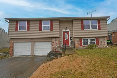 1377 Longacre Dr, Forest Park, OH 45240
