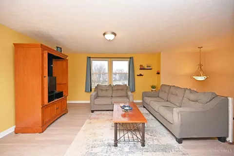1377 Longacre Dr, Forest Park, OH 45240 photo 4