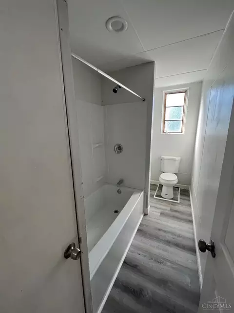 Bath - 1667 Iliff, Cincinnati, OH 45205 photo 2 of 3