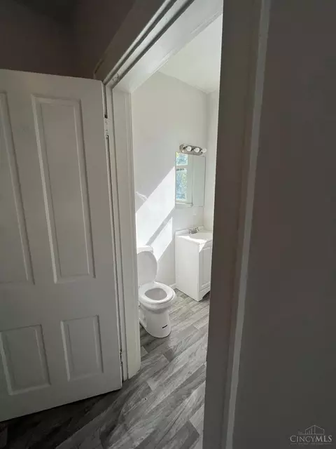 Bath - 1667 Iliff, Cincinnati, OH 45205 photo 1 of 3
