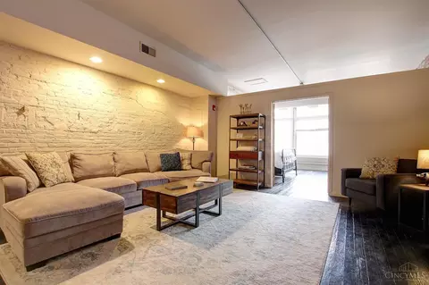 Living - 633 Main #3, Cincinnati, OH 45202 photo 3 of 5