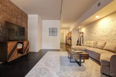 Living - 633 Main #3, Cincinnati, OH 45202 photo 5 of 5