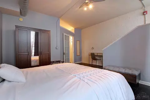 Bedroom - 633 Main #3, Cincinnati, OH 45202 photo 8 of 8