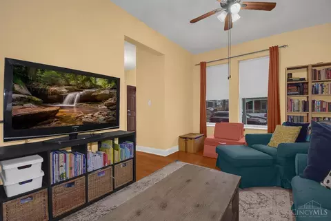 1323 Regent, Cincinnati, OH 45237 photo 9