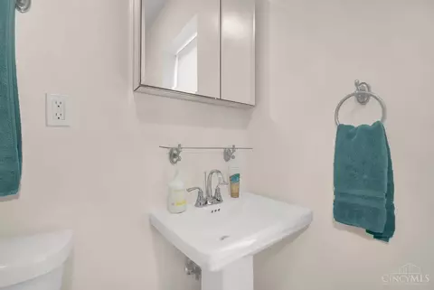 1323 Regent, Cincinnati, OH 45237 photo 21