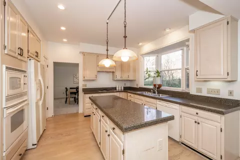 Kitchen - 4340 Chidester, Blue Ash, OH 45241 photo 4 of 5