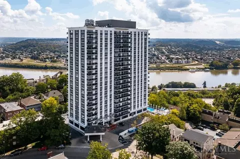 2200 Victory Pkwy #2404, Cincinnati, OH 45206